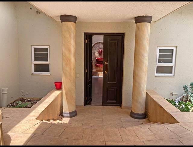BEDROOM HOUSE FOR SALE IN MORNINGSIDE EXT 40